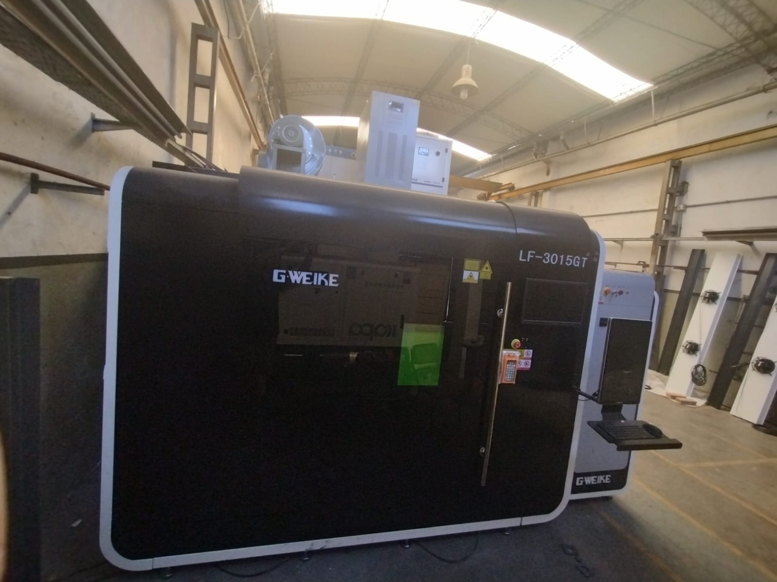 Puesta en marcha Laser cabinado con cambio de mesa